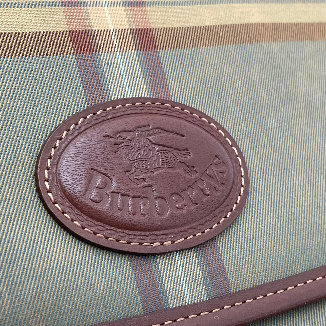 Burberry バーバリー バッグ バーバリーズ ヴィンテージ キャンバス レザー ショルダーバッグ 斜め掛け 肩掛け フラップ チェック柄 ベージュ ブラウン 茶系 ゴールド金具 レディース 定番 人気 鞄 S32