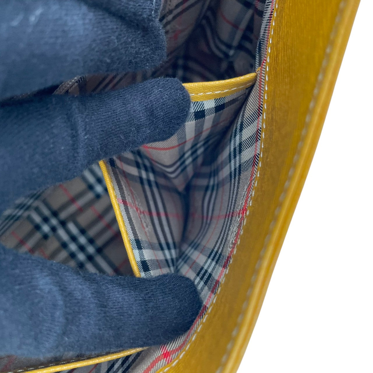 Burberry バーバリー バッグ バーバリーズ ヴィンテージ レザー パテントレザー ショルダーバッグ ワンショルダー 肩掛け イエロー 黄色 キャメル ブラウン 茶系 ゴールド金具 ロゴプレート レトロ レディース 人気 定番 鞄 S32