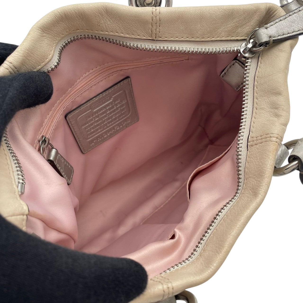 COACH コーチ バッグ アシュレイ レザー 2WAY ショルダーバッグ ハンドバッグ ギャザー 斜め掛け 肩掛け 手提げ 本革 革 アイボリー オフホワイト 白系 シルバー金具 カジュアル デイリー F20342 S80