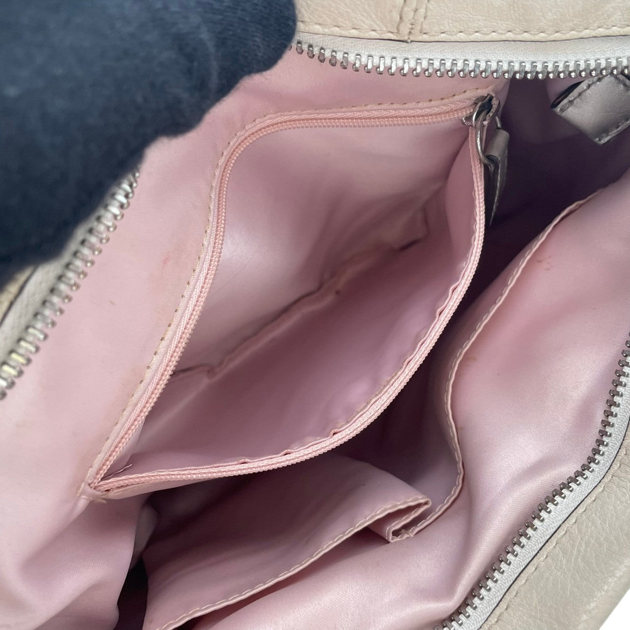 COACH コーチ バッグ アシュレイ レザー 2WAY ショルダーバッグ ハンドバッグ ギャザー 斜め掛け 肩掛け 手提げ 本革 革 アイボリー オフホワイト 白系 シルバー金具 カジュアル デイリー F20342 S80