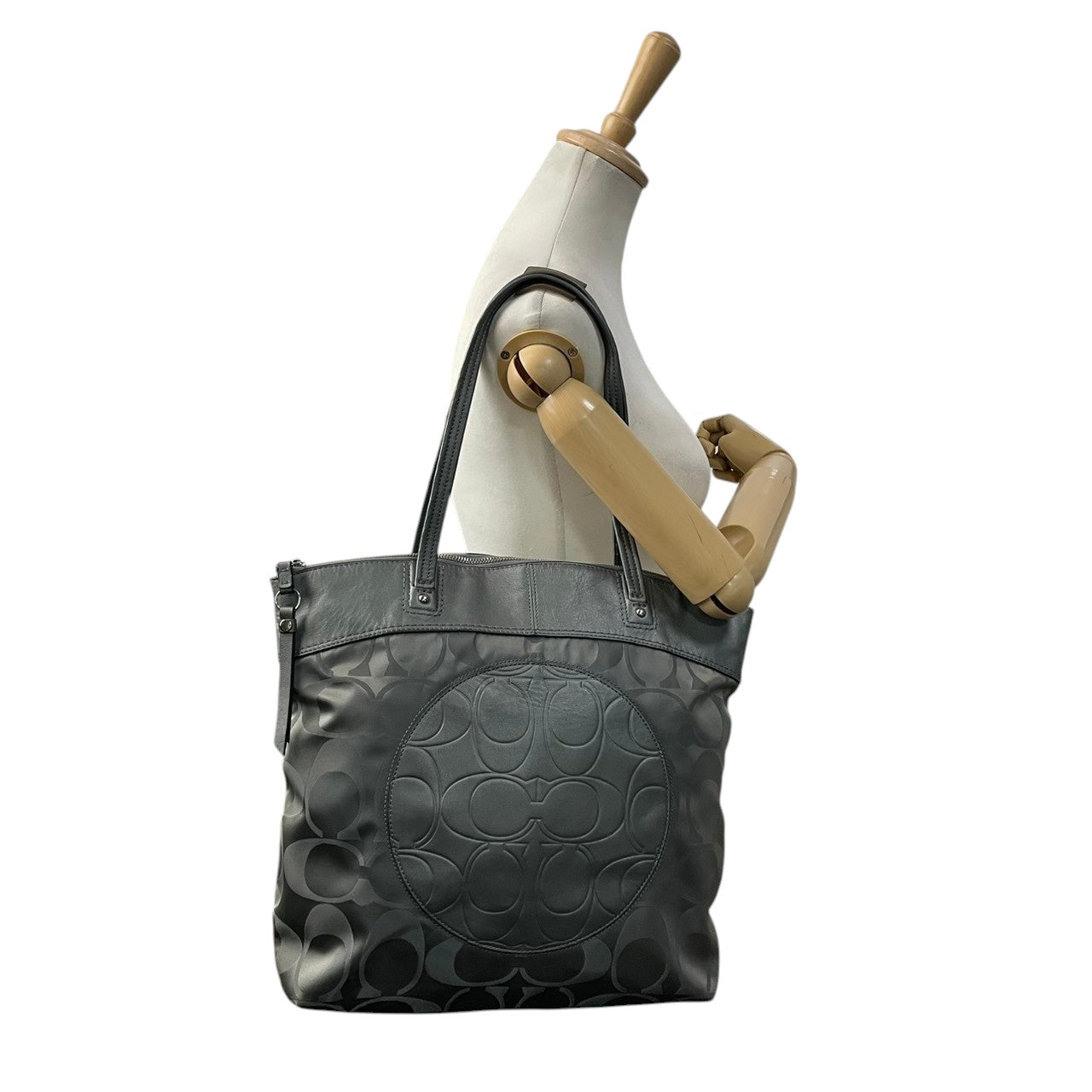 COACH コーチ バッグ シグネチャー ラウラ トートバッグ ハンドバッグ 肩掛け 手提げ A4収納 軽量 ナイロン レザー 本革 グレー 灰色 シルバー金具 エレガント クラシック カジュアル ビジネス 通勤 通学 レディース F19440 S80