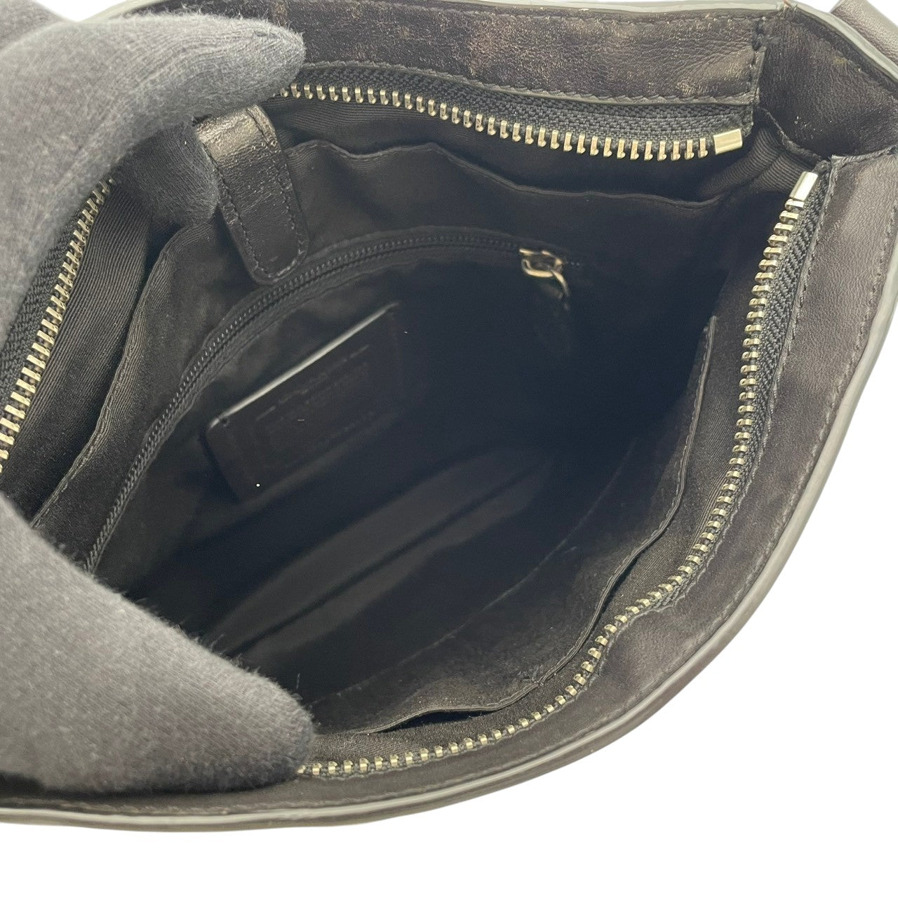 COACH コーチ バッグ チャールズ シグネチャー ショルダーバッグ クロスボディ 斜め掛け 斜めがけ PVC レザー 本革 ブラウン ダークブラウン 茶系 黒 メンズ レディース ユニセックス スタイリッシュ カジュアル デイリー F54781 S80