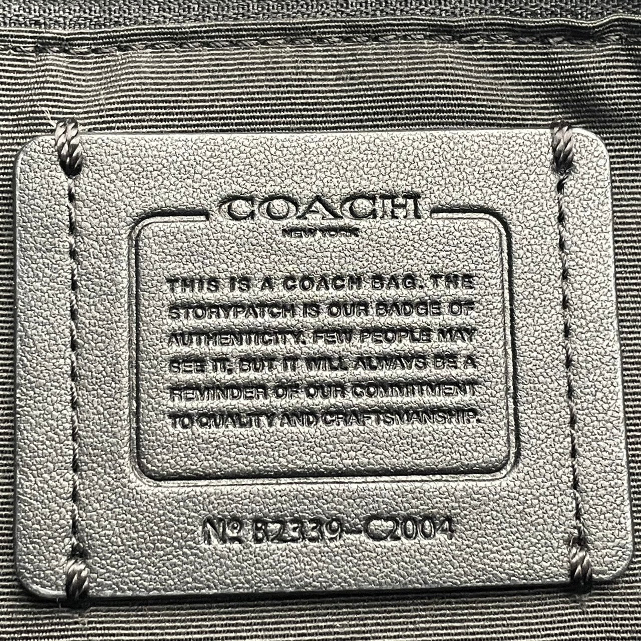【美品】 COACH コーチ バッグ デンプシー キャリーオール ウィズ パッチ ハンドバッグ トートバッグ 手提げ 本革 レザー ブラック 黒 ゴールド金具 ロゴパッチ エレガント スタイリッシュ 通勤 レディース 人気 定番 鞄 C2004 S80
