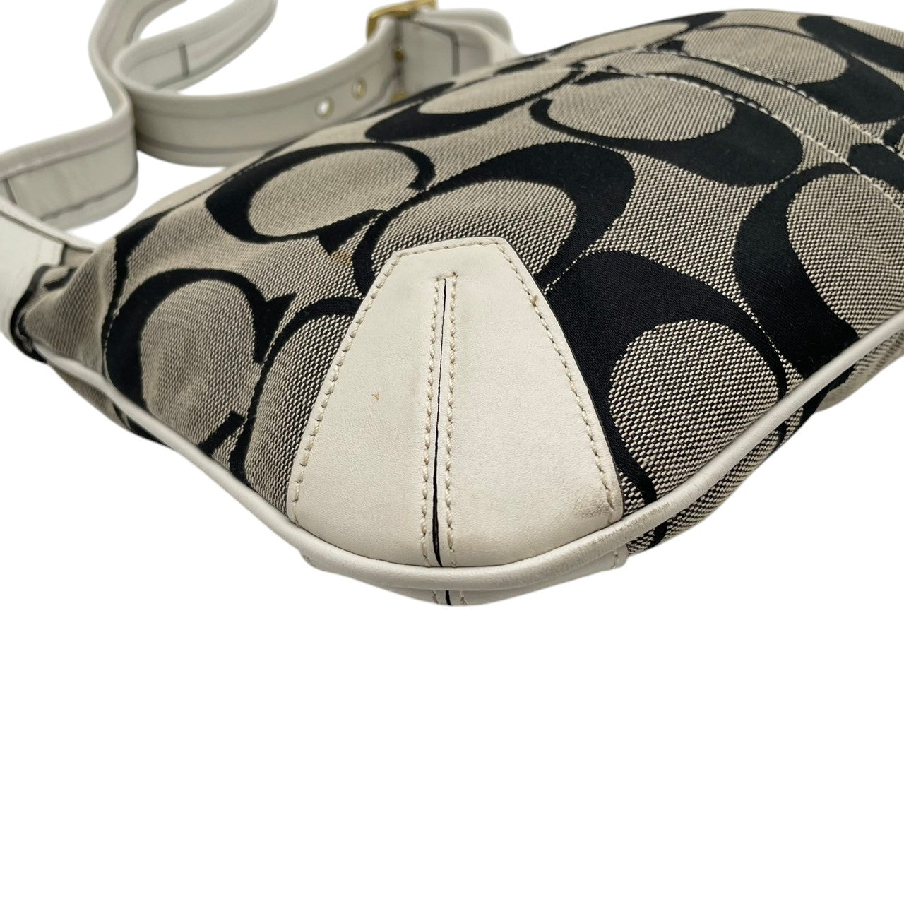 COACH コーチ バッグ シグネチャー ワンショルダーバッグ ショルダーバッグ 肩掛け キャンバス レザー 本革 グレー ホワイト 白系 ゴールド金具 エレガント カジュアル デイリー レディース 人気 定番 鞄 F10768 S80