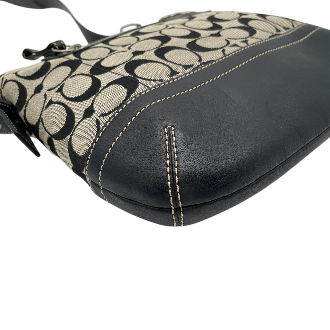 【美品】 COACH コーチ バッグ シグネチャー ダッフル ショルダーバッグ 斜め掛け 肩掛け キャンバス レザー 本革 グレー ブラック 黒 シルバー金具 エレガント クラシック カジュアル レディース 女性 定番 人気 鞄 9362 S90