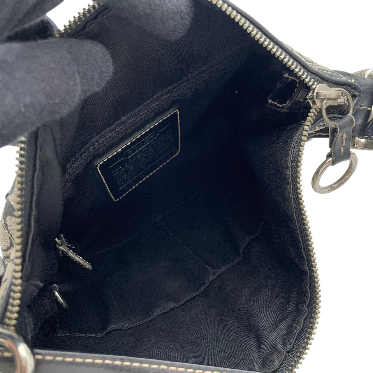 【美品】 COACH コーチ バッグ シグネチャー ダッフル ショルダーバッグ 斜め掛け 肩掛け キャンバス レザー 本革 グレー ブラック 黒 シルバー金具 エレガント クラシック カジュアル レディース 女性 定番 人気 鞄 9362 S90