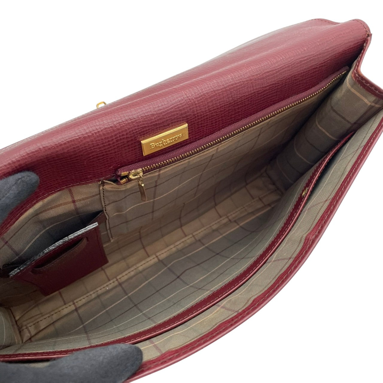 Burberry バーバリー バッグ バーバリーズ ヴィンテージ 型押しレザー クラッチバッグ セカンドバッグ フラップ ボルドー ワインレッド 赤系 ゴールド金具 ロック金具 レトロ メンズ レディース ユニセックス 人気 定番 鞄 S90