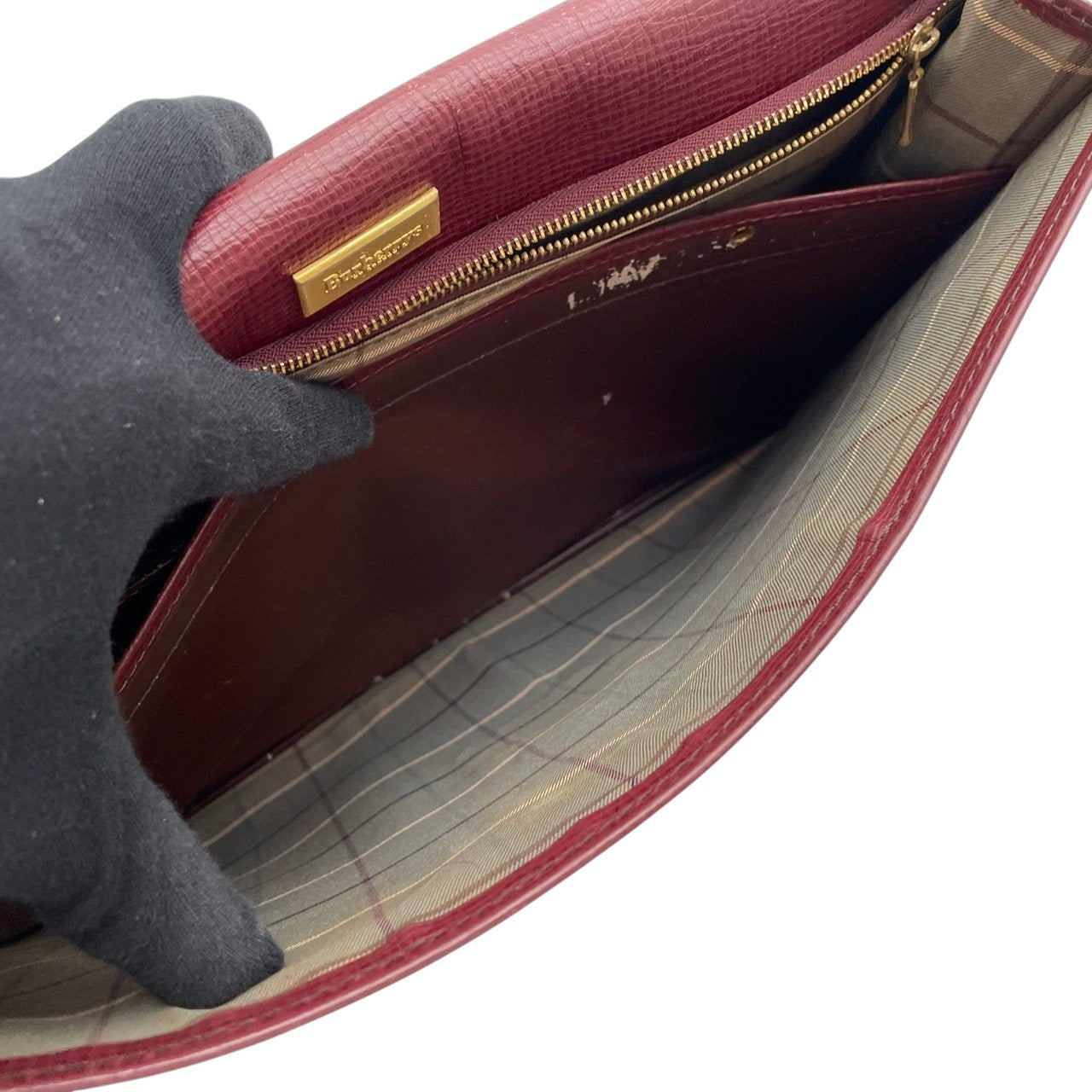 Burberry バーバリー バッグ バーバリーズ ヴィンテージ 型押しレザー クラッチバッグ セカンドバッグ フラップ ボルドー ワインレッド 赤系 ゴールド金具 ロック金具 レトロ メンズ レディース ユニセックス 人気 定番 鞄 S90