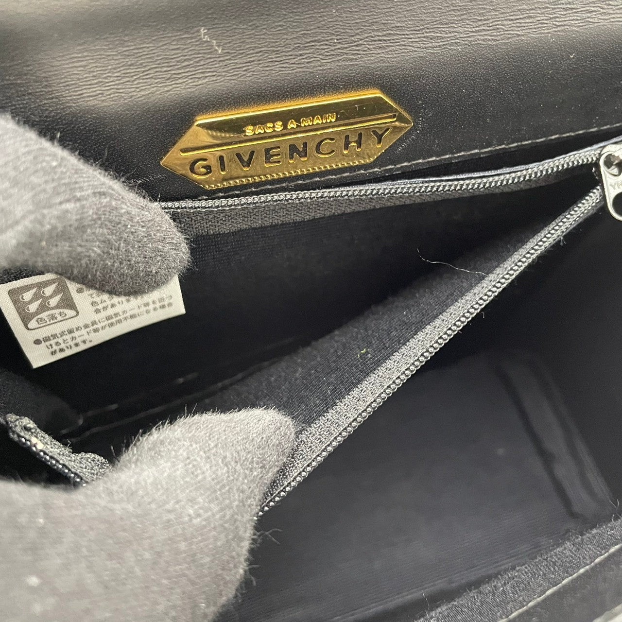 ジバンシー バッグ GIVENCHY ヴィンテージ トップハンドル ハンドバッグ フォーマルバッグ 手提げ レザー 本革 ブラック 黒 ゴールド金具 モチーフ エレガント クラシック レトロ 冠婚葬祭 式典 レディース 女性 人気 定番 鞄 S90