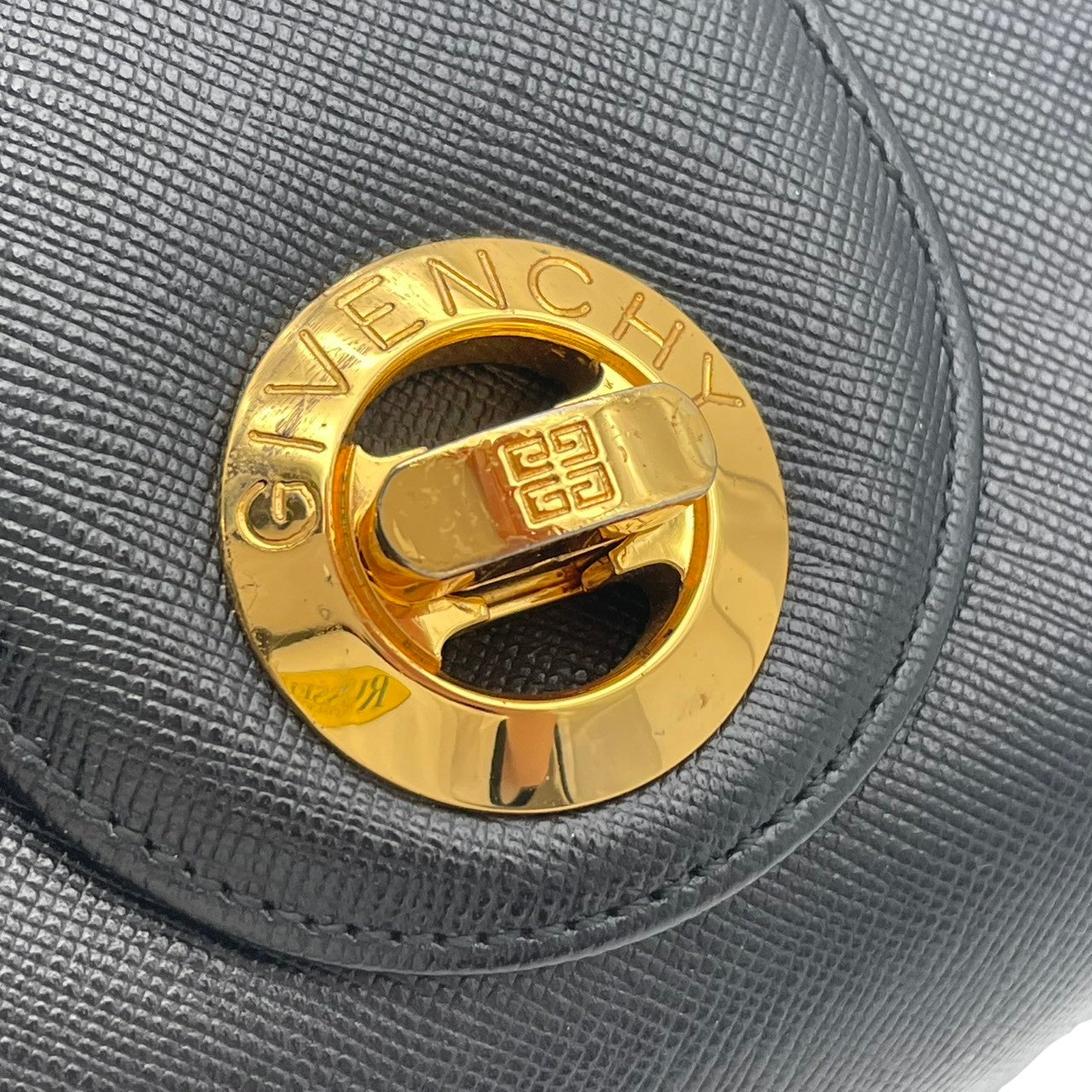 【美品】ジバンシー バッグ ヴィンテージ ターンロック レザー ハンドバッグ バニティバッグ 黒 ブラック ゴールド金具 エレガント クラシック レトロ フォーマル パーティー レディース 女性 人気 定番 鞄 S81