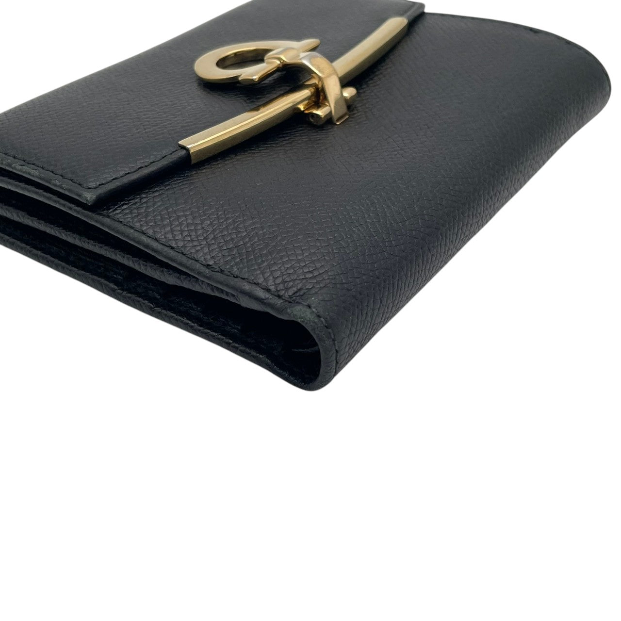 フェラガモ Salvatore Ferragamo ガンチーニ Wホック 二つ折り財布 コンパクト財布 レザー 本革 ブラック 黒 ゴールド金具 アイコン エレガント クラシック レトロ レディース 女性 人気 定番 高級感 財布 W1