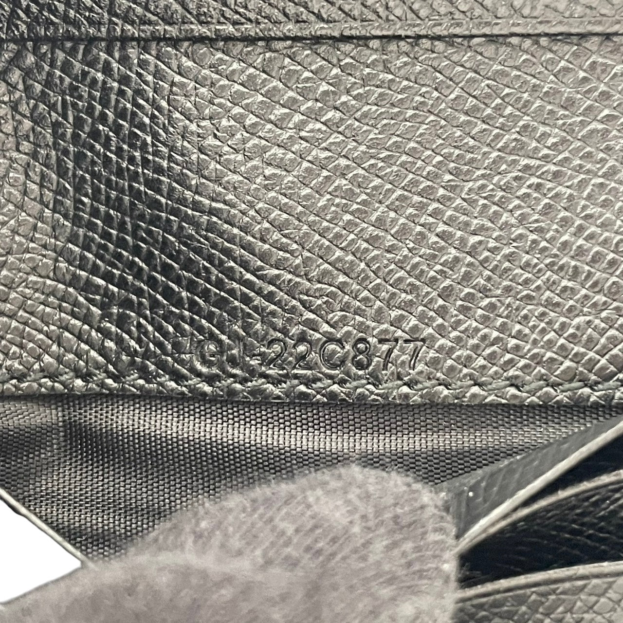 フェラガモ Salvatore Ferragamo ガンチーニ Wホック 二つ折り財布 コンパクト財布 レザー 本革 ブラック 黒 ゴールド金具 アイコン エレガント クラシック レトロ レディース 女性 人気 定番 高級感 財布 W1