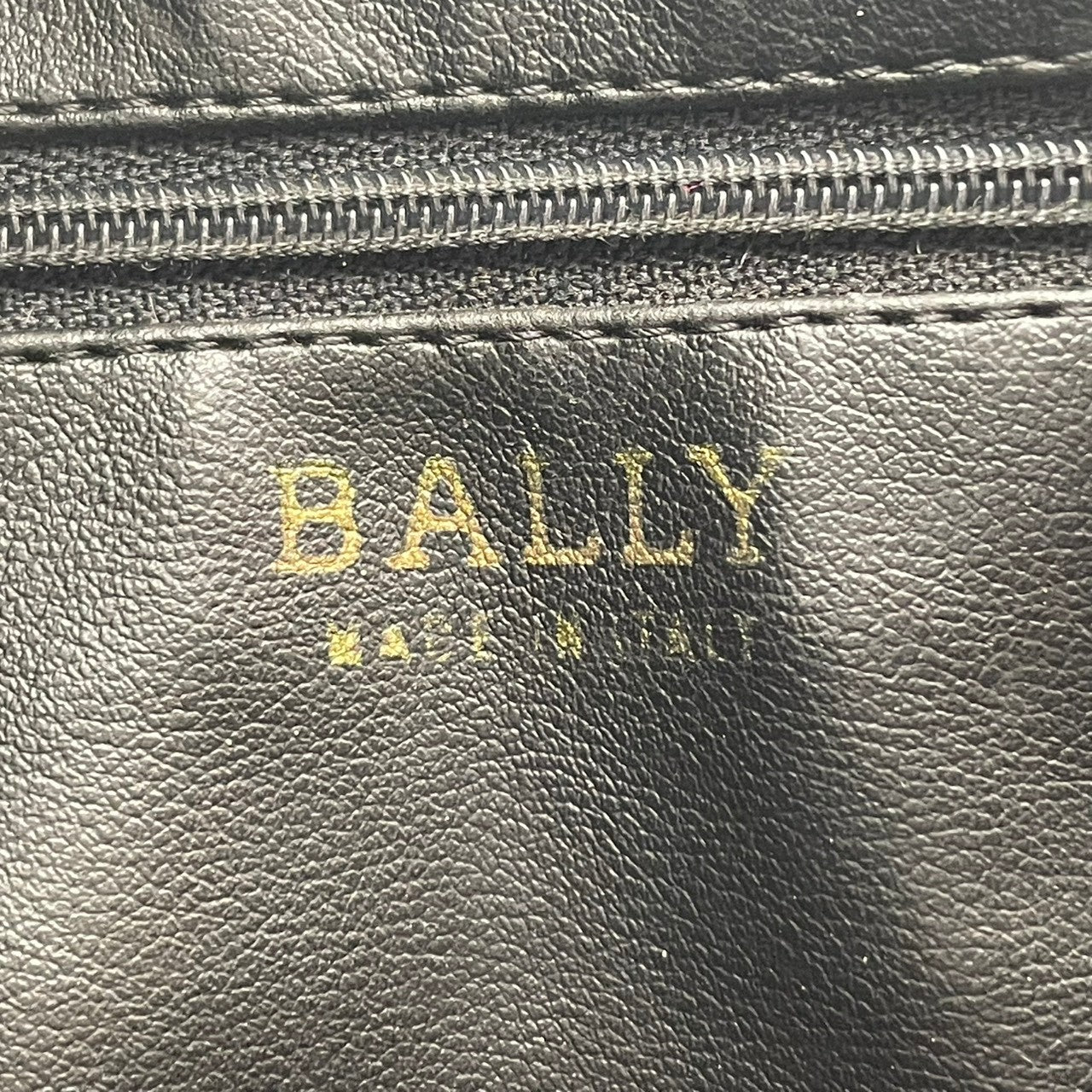 バリー バッグ BALLY ヴィンテージ レザー ショルダーバッグ ポシェット 斜め掛け クロスボディ マルチカラー グリーン ネイビー ピンク ゴールド金具 タッセル フリンジ レトロ スタイリッシュ カジュアル レディース 女性 人気 定番 鞄 S66