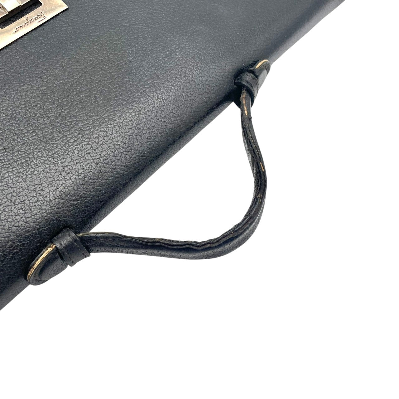 フェラガモ Salvatore Ferragamo ヴィンテージ レザー ブリーフケース ビジネスバッグ 書類鞄 手提げ A4収納 本革 ブラック 黒 シルバー金具 エレガント クラシック スタイリッシュ 通勤 ビジネス メンズ レディース S66
