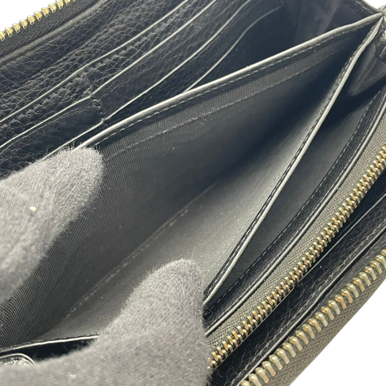 グッチ GUCCI ソーホー ラウンドファスナー長財布 ジップアラウンド ウォレット ロングウォレット 札入れ 小銭入れあり レザー 本革 ブラック 黒 ゴールド金具 GGロゴ インターロッキングG エレガント クラシック 定番 人気 レディース 女性 W5