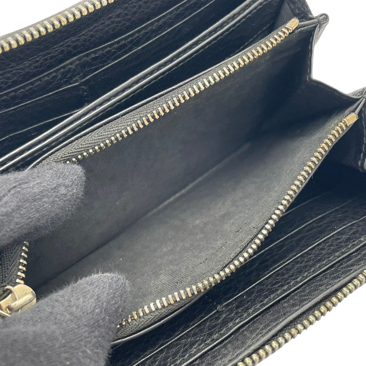 グッチ GUCCI ソーホー ラウンドファスナー長財布 ジップアラウンド ウォレット ロングウォレット 札入れ 小銭入れあり レザー 本革 ブラック 黒 ゴールド金具 GGロゴ インターロッキングG エレガント クラシック 定番 人気 レディース 女性 W5