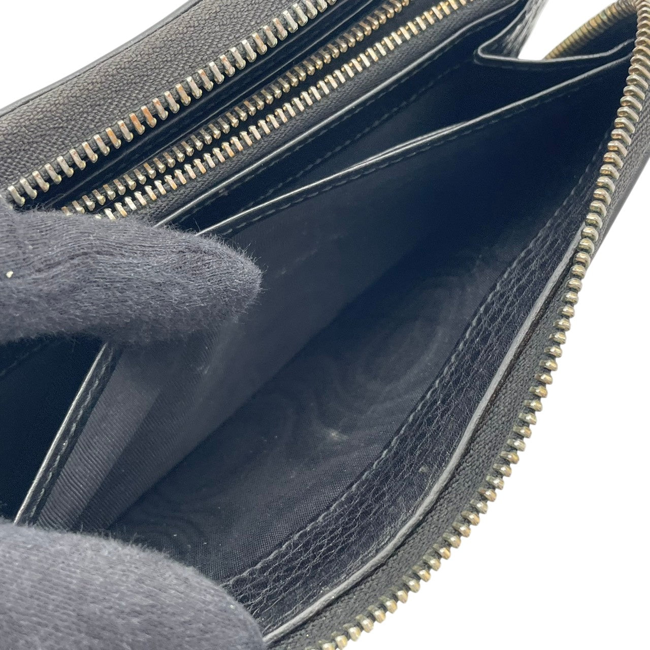 グッチ GUCCI ソーホー ラウンドファスナー長財布 ジップアラウンド ウォレット ロングウォレット 札入れ 小銭入れあり レザー 本革 ブラック 黒 ゴールド金具 GGロゴ インターロッキングG エレガント クラシック 定番 人気 レディース 女性 W5