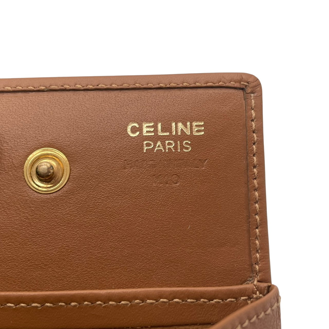 【極美品】セリーヌ CELINE マカダム柄 トリオンフ コンパクト財布 折り財布 ミニ財布 PVC レザー キャメルブラウン ブラウン ゴールド金具 ヴィンテージ レトロ エレガント 高級感 箱付き レディース 人気 定番 W5