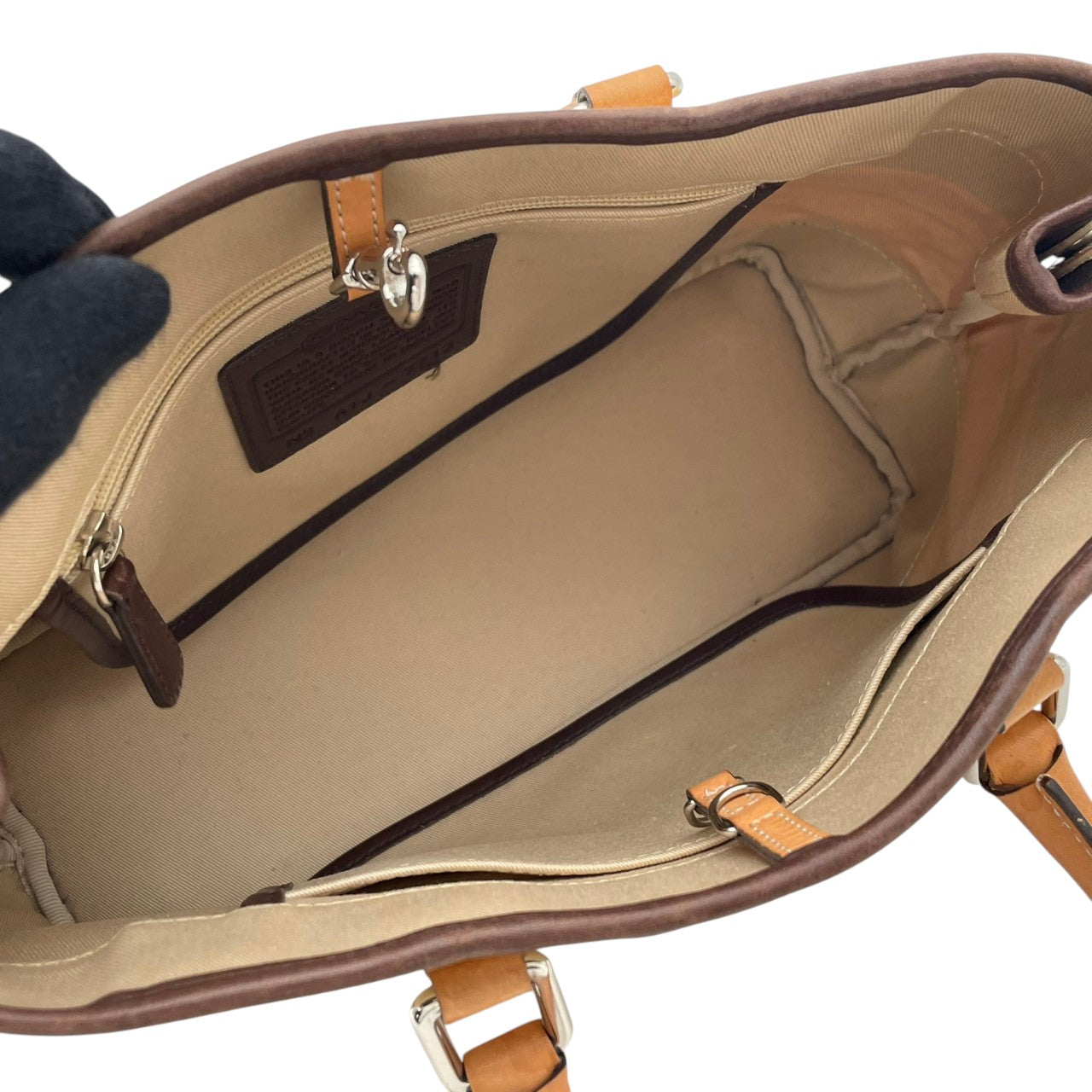 コーチ COACH ボーダー キャンバス レザー トートバッグ ハンドバッグ 手提げ ブラウン 茶色 ベージュ シルバー金具 エレガント カジュアル デイリー 通勤 通学 レディース 女性 人気 定番 7713 S68