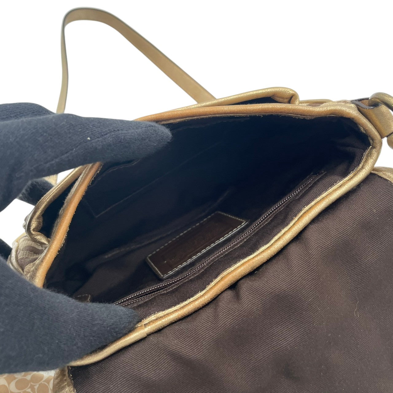 コーチ COACH シグネチャー ターンロック キャンバス レザー ショルダーバッグ 斜め掛け ベージュ ゴールド金具 エレガント カジュアル デイリー お出かけ レディース 女性 人気 定番 10566S S3