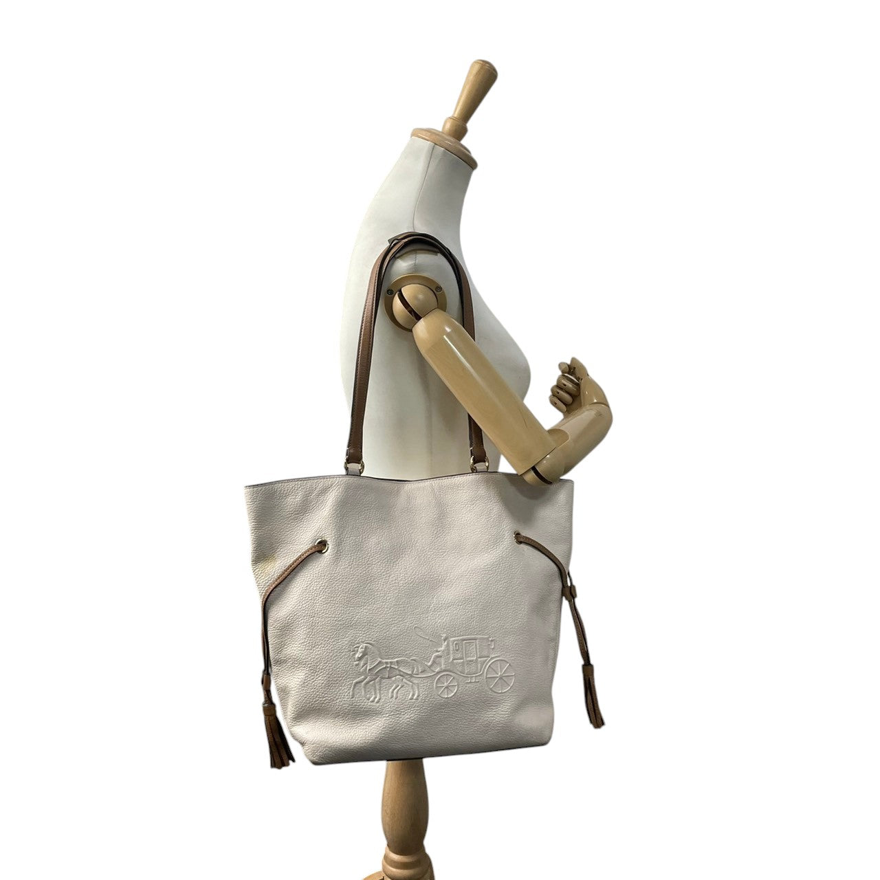 コーチ COACH アンディ トートバッグ ハンドバッグ 肩掛け A4収納 ペブルドレザー 本革 アイボリー ライトベージュ ブラウン ゴールド金具 エンボス 馬車ロゴ チャーム付き エレガント デイリー 通勤 通学 レディース 女性 人気 CA165 S3