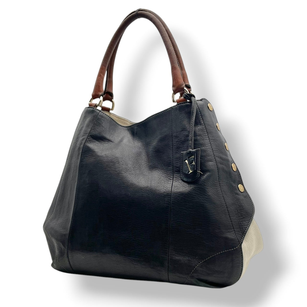 フルラ FURLA リズ Liz トートバッグ ショルダーバッグ ハンドバッグ 肩掛け A4収納 レザー 本革 ブラック 黒 アイボリー 白 スタッズ ゴールド金具 エレガント カジュアル 通勤 通学 大容量 レディース 人気 定番 S88