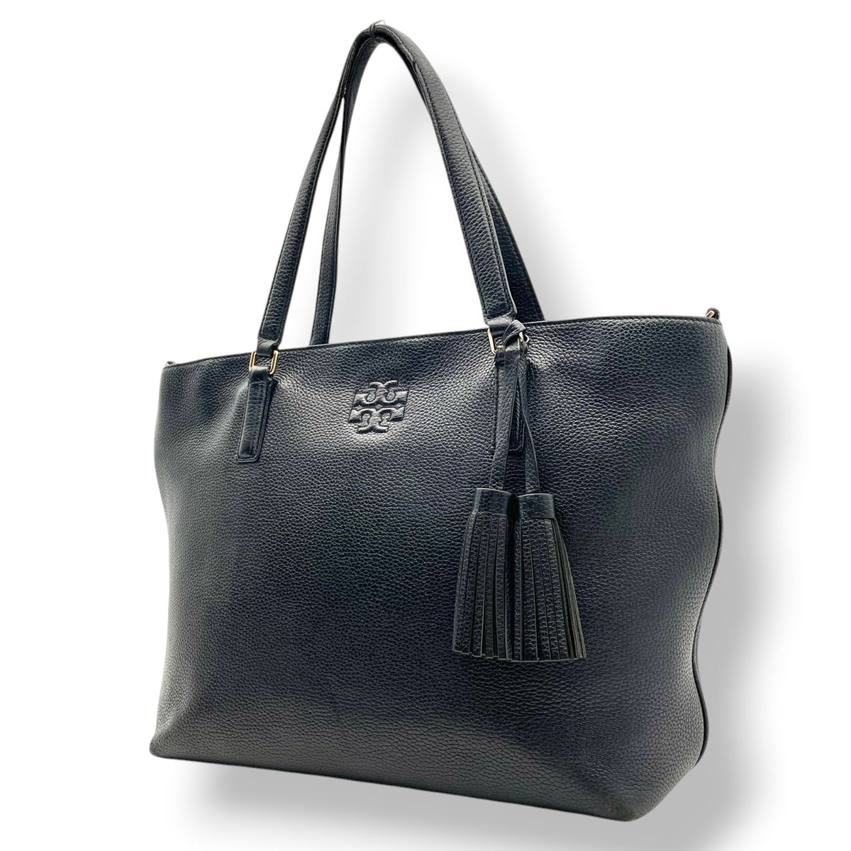 トリーバーチ TORY BURCH テア Thea トートバッグ ショルダーバッグ ハンドバッグ 肩掛け A4収納 シュリンク シボ革 レザー 本革 ブラック 黒 タッセルチャーム エンボスロゴ 通勤 通学 大容量 レディース S79