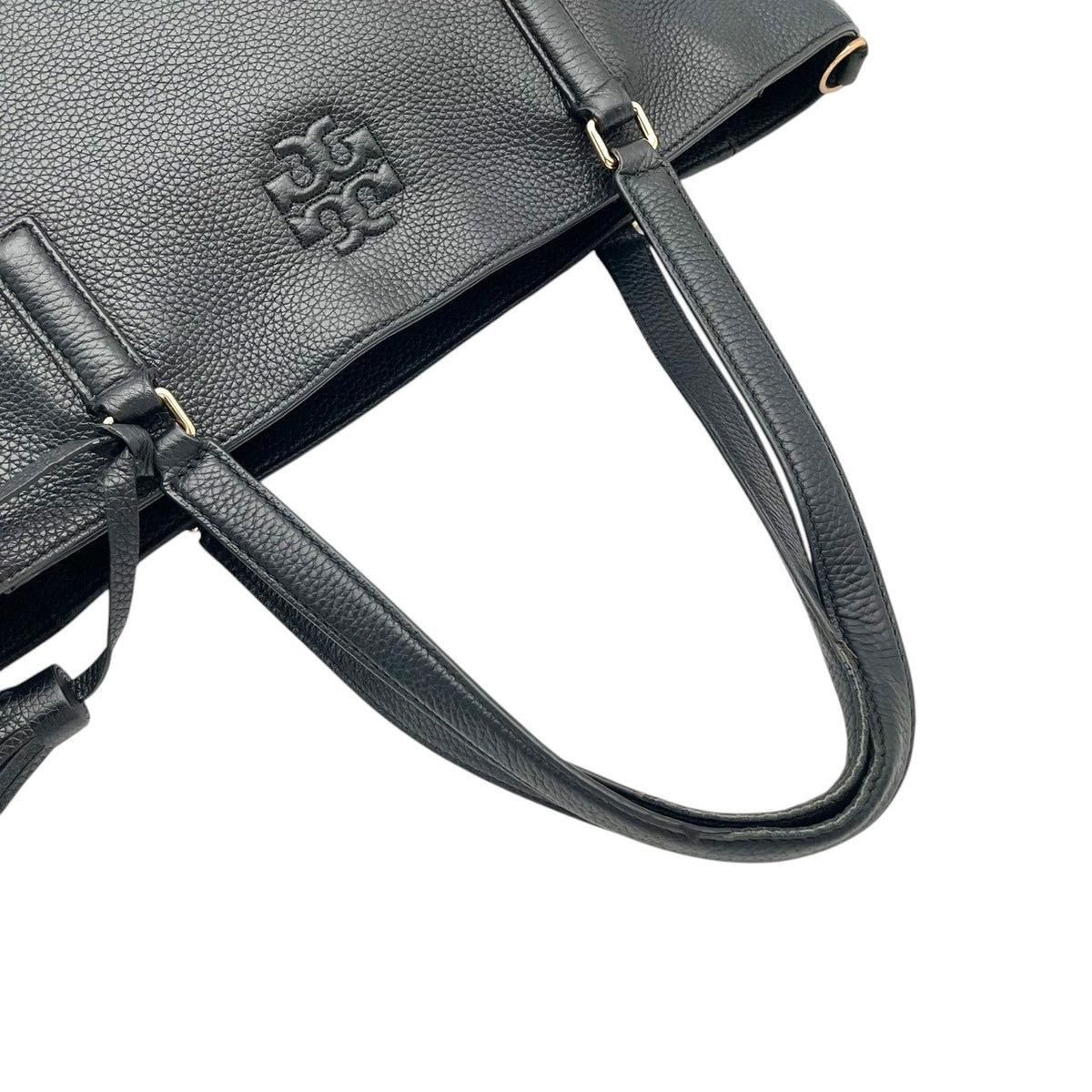 トリーバーチ TORY BURCH テア Thea トートバッグ ショルダーバッグ ハンドバッグ 肩掛け A4収納 シュリンク シボ革 レザー 本革 ブラック 黒 タッセルチャーム エンボスロゴ 通勤 通学 大容量 レディース S79