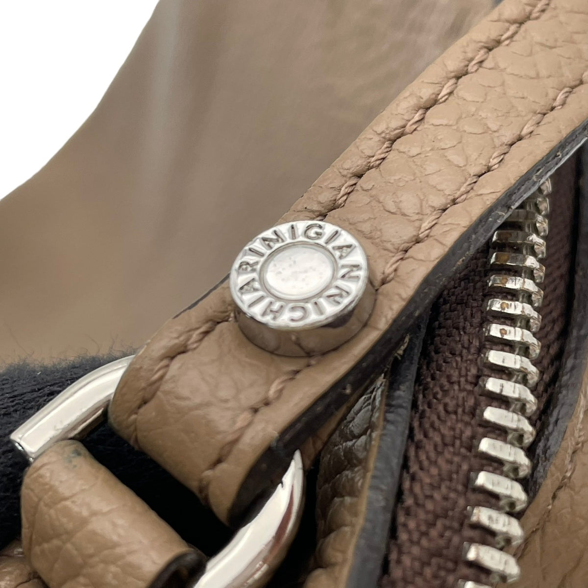 ジャンニキアリーニ GIANNI CHIARINI アリファ ALIFA ハンドバッグ ショルダーバッグ 2WAY 斜め掛け シュリンク シボ革 レザー 本革 ライトブラウン ベージュ系 シルバー金具 エレガント カジュアル レディース 人気 定番 S79