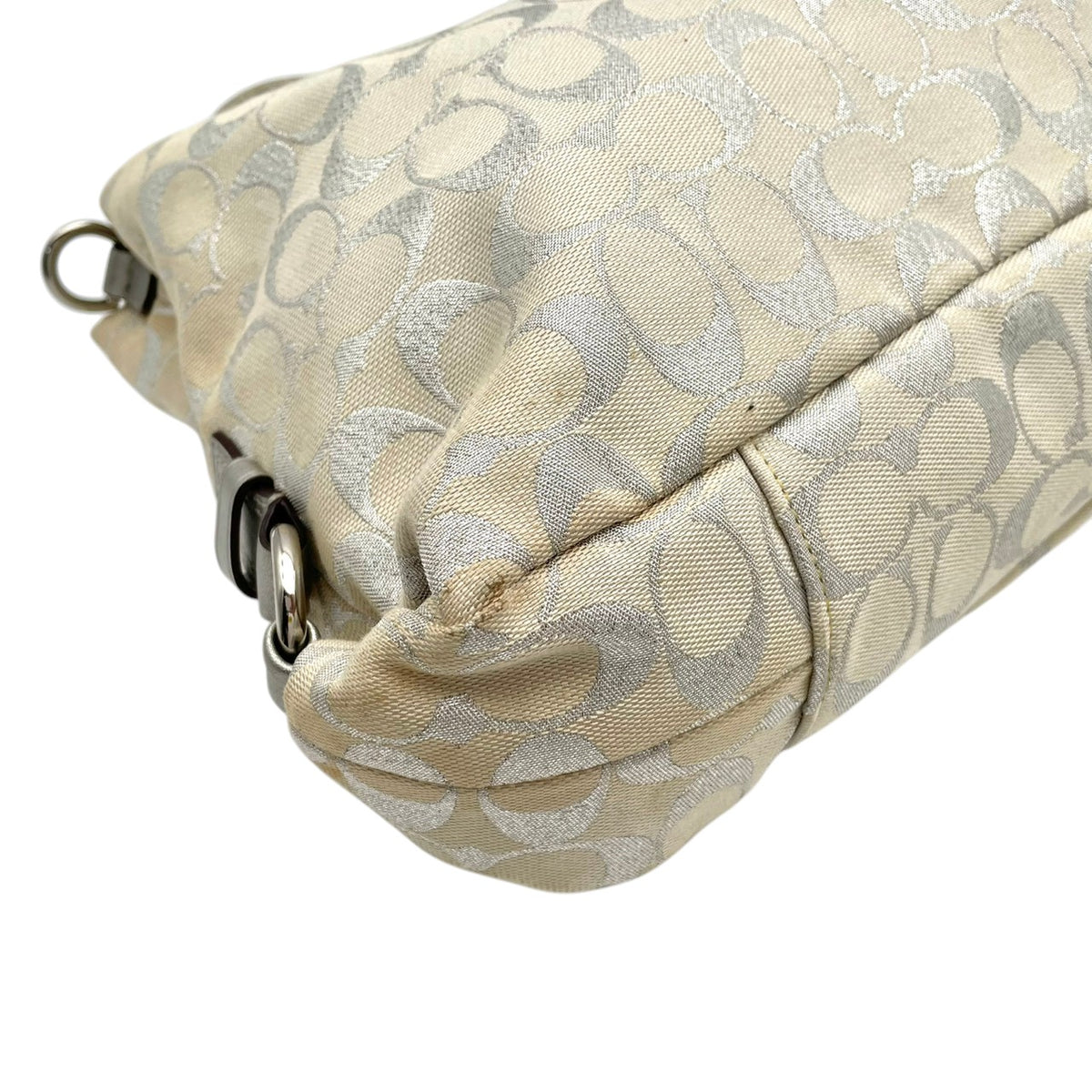 コーチ COACH シグネチャー 2WAY ショルダーバッグ トートバッグ ハンドバッグ 斜め掛け 肩掛け キャンバス レザー 本革 アイボリー シルバー 銀色 メタリック エレガント カジュアル 通勤 通学 お出かけ レディース F15807 S94