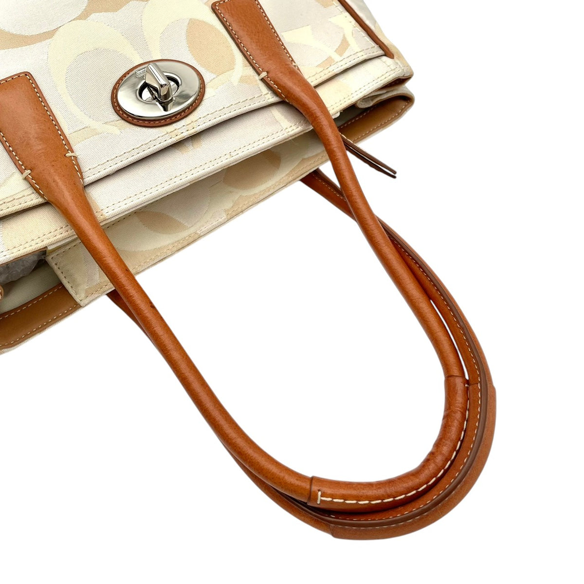 【美品】コーチ COACH マデリン オプティック シグネチャー トートバッグ ハンドバッグ 肩掛け キャンバス レザー 本革 アイボリー キャメルブラウン シルバー金具 ターンロック エレガント カジュアル 11820 S94