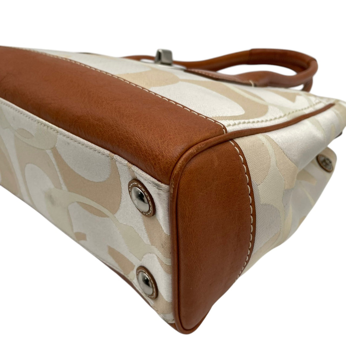 【美品】コーチ COACH マデリン オプティック シグネチャー トートバッグ ハンドバッグ 肩掛け キャンバス レザー 本革 アイボリー キャメルブラウン シルバー金具 ターンロック エレガント カジュアル 11820 S94