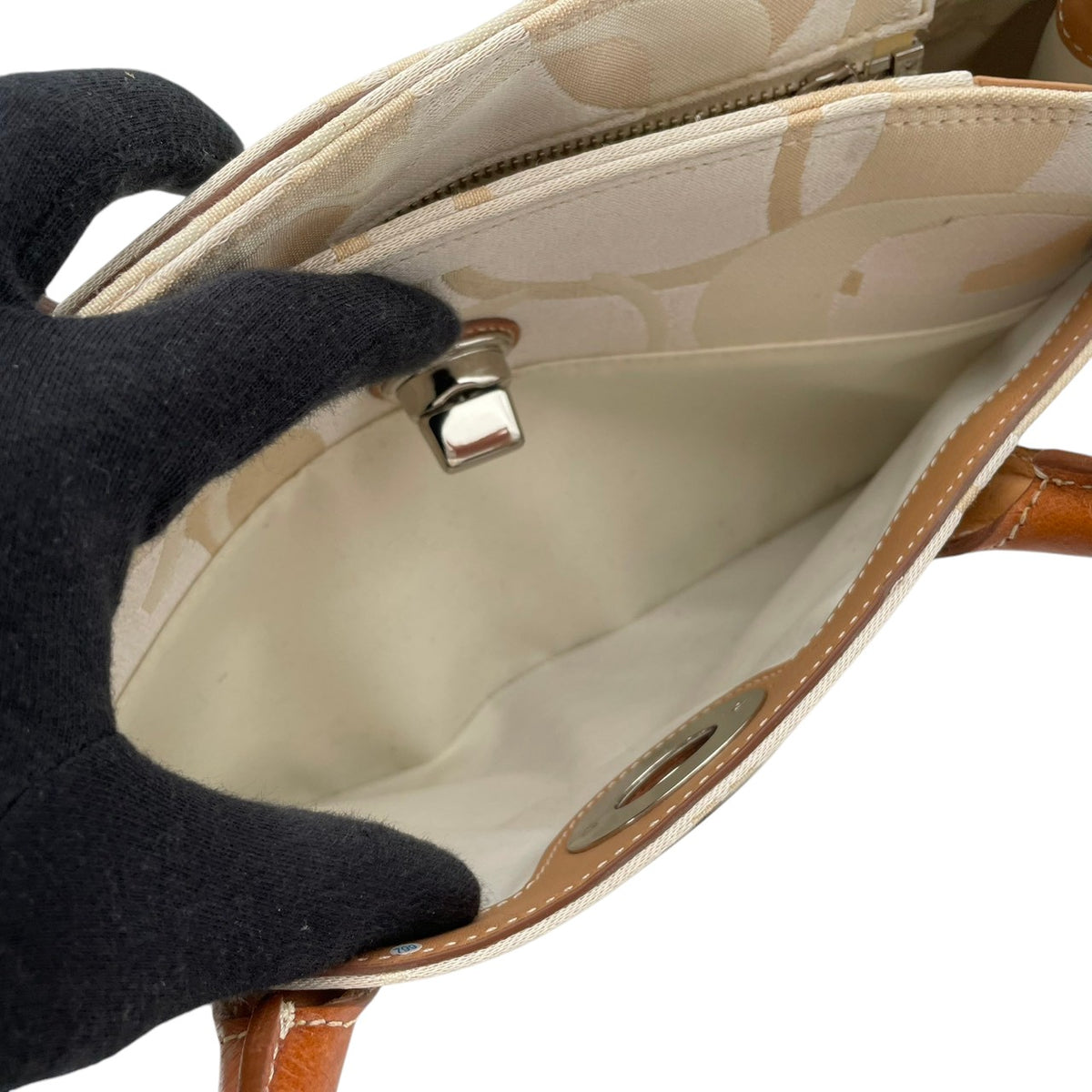 【美品】コーチ COACH マデリン オプティック シグネチャー トートバッグ ハンドバッグ 肩掛け キャンバス レザー 本革 アイボリー キャメルブラウン シルバー金具 ターンロック エレガント カジュアル 11820 S94