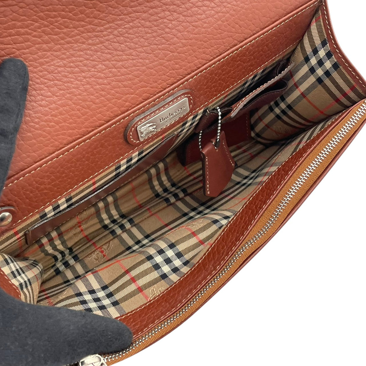 バーバリー Burberrys ヴィンテージ レザー クラッチバッグ セカンドバッグ 手提げかばん シュリンク シボ革 本革 ブラウン 茶色 シルバー金具 鍵付き ロック金具 ホースマーク フラップ メンズ レディース ユニセックス S94