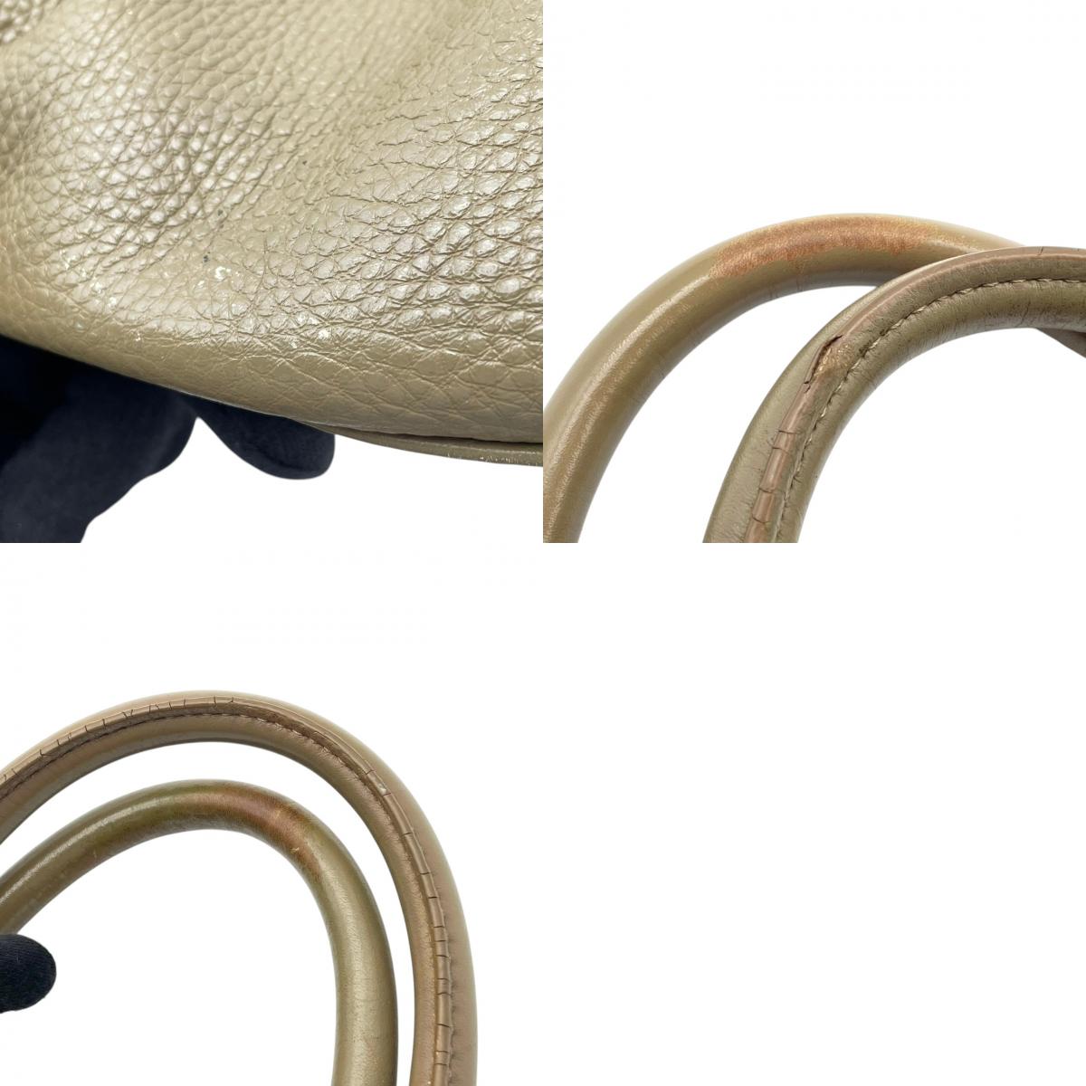 マークバイマークジェイコブス MARC BY MARC JACOBS クラシック Q グルーヴィー ショルダーバッグ ハンドバッグ 2WAY 斜め掛け レザー 本革 オリーブ カーキ系 ゴールド金具 メタルプレート チャーム レディース S35