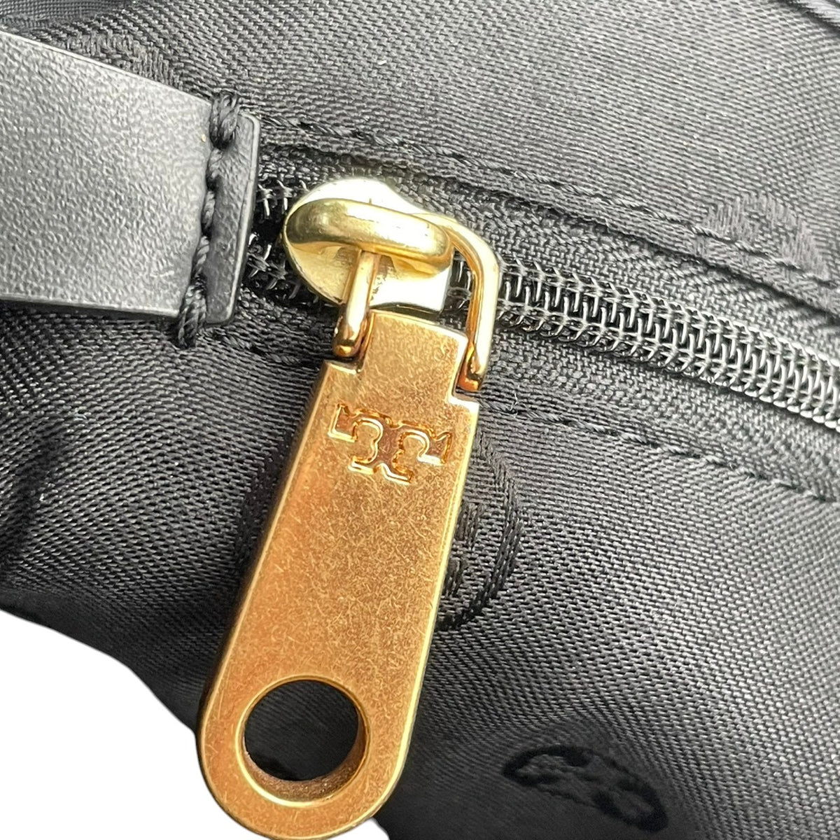 【美品】トリーバーチ TORY BURCH エラ Ella トートバッグ ハンドバッグ ショルダーバッグ 肩掛け ナイロン レザー 本革 ブラック 黒 デカロゴ トライアングル コーナー パッチ A4収納 大容量 通学 通勤 S35