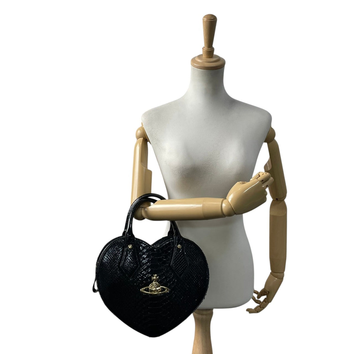 ヴィヴィアンウエストウッド Vivienne Westwood FRILLY SNAKE HEART ハート型 2WAY ハンドバッグ ショルダーバッグ 斜め掛け パテント エナメル レザー 本革 ブラック 黒 ゴールド金具 オーブチャーム 個性的 S51