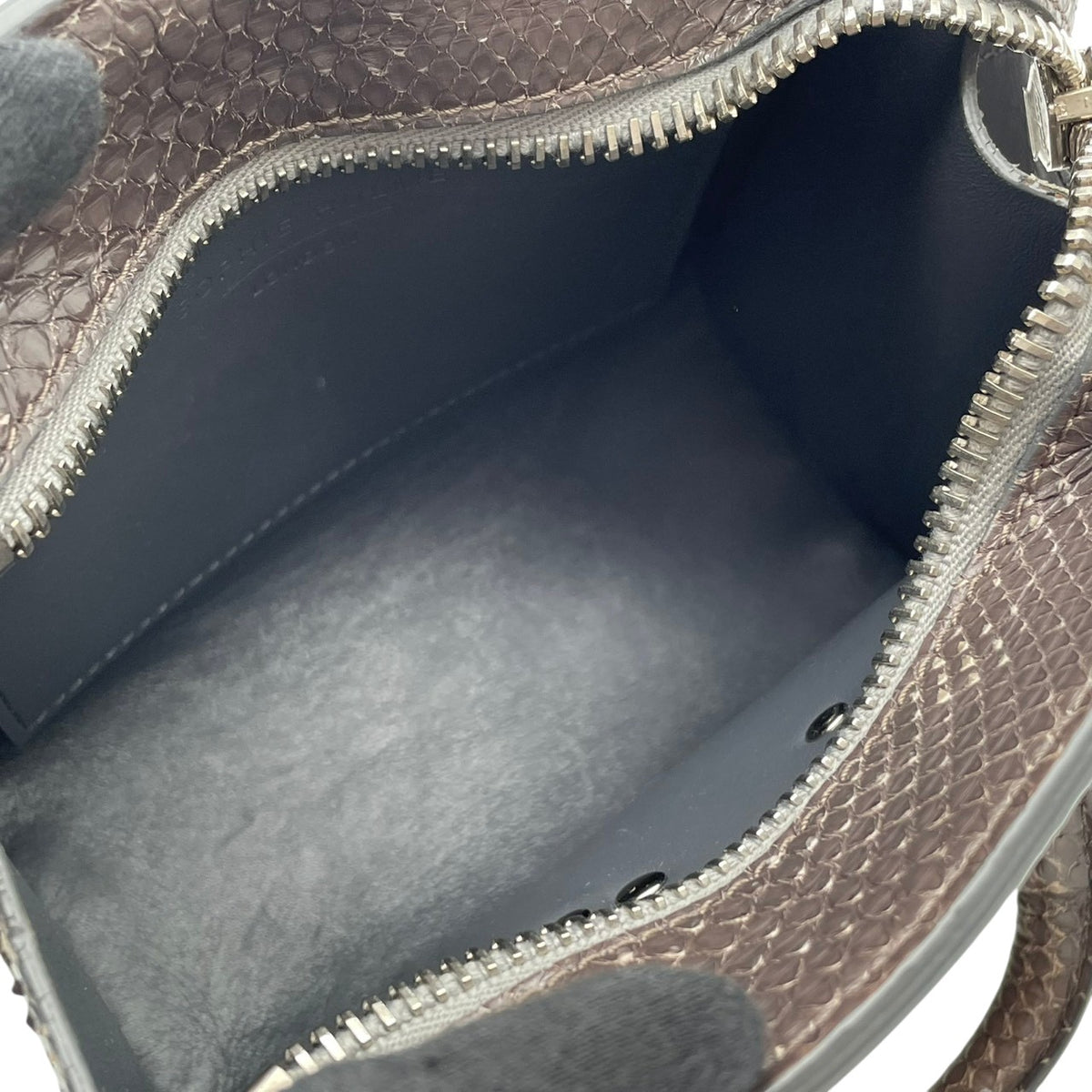 ソフィーヒュルム SOPHIE HULME アルビオン Albion ミニトートバッグ ハンドバッグ 手提げかばん 型押し レザー 本革 グレー ダークグレー シルバー メタル金具 チャーム付き モード エレガント レディース S51