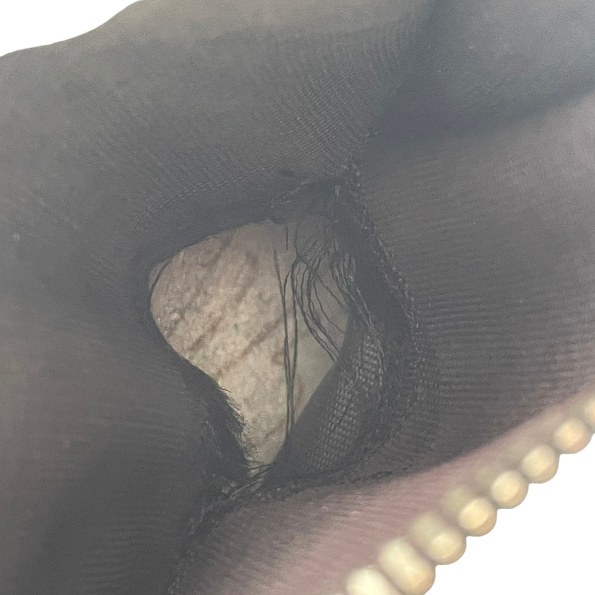 メゾンマルジェラ Maison Margiela スリーフォールド ウォレット 三つ折り財布 トライフォールド コンパクト ミニ財布 グレイン レザー 本革 エンボス 黒 ブラック 4ステッチ 4本糸 定番 人気 メンズ レディース ユニセックス M3