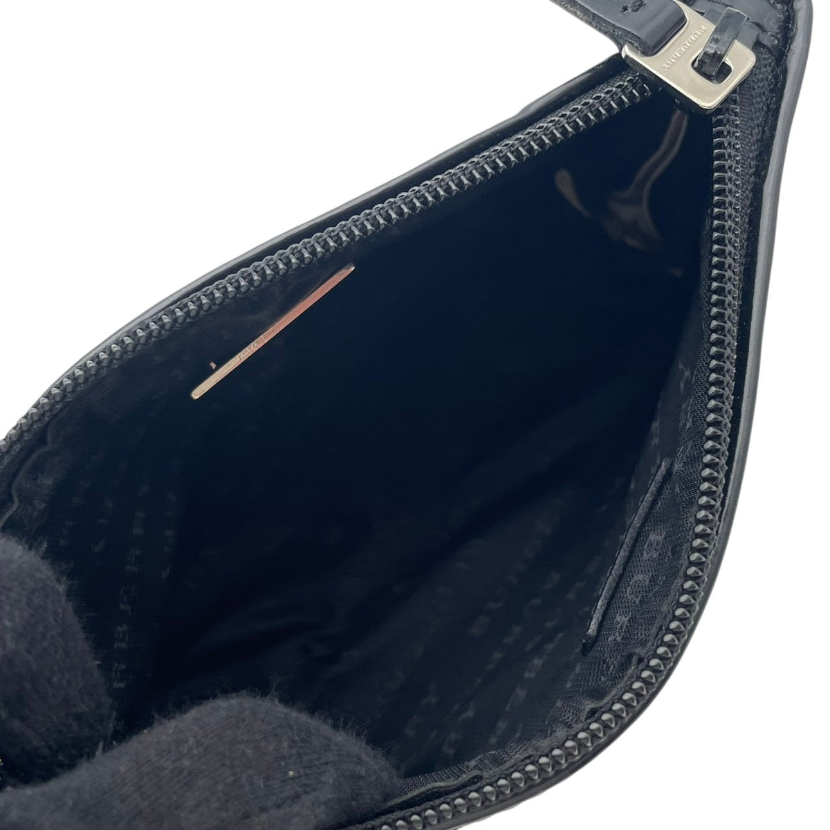 【美品】バーバリー BURBERRY ノバチェック PVC レザー コスメポーチ 化粧ポーチ マルチポーチ 小物入れ メイクポーチ ベージュ ブラック 黒 シルバープレート金具 トラベル エレガント クラシカル レディース メンズ M3