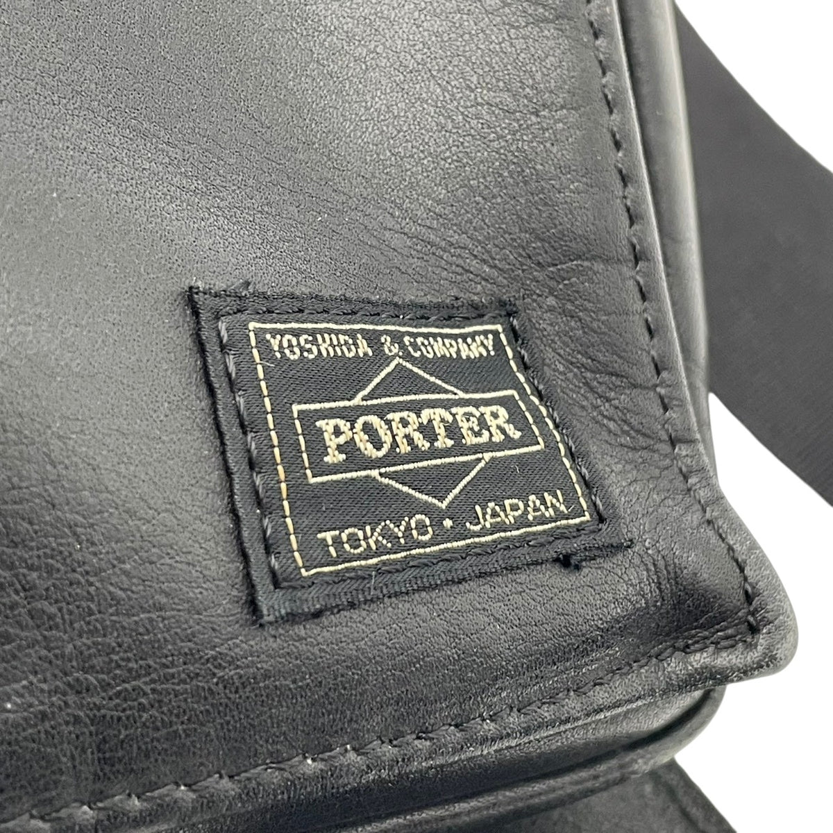 【良品】PORTER ポーター 吉田カバン ショルダーバッグ クロスボディバッグ レザー 本革 ネイビー 紺 斜め掛け メンズ レディース ユニセックス 通勤 通学 デイリーユース カジュアル シンプル おしゃれ かばん S92