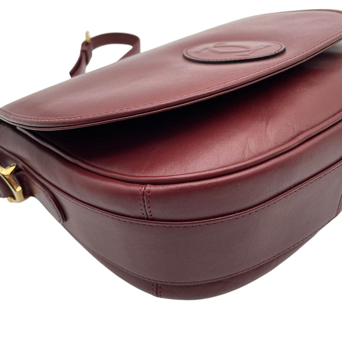 【美品】Cartier カルティエ マストライン ショルダーバッグ フラップ 斜め掛け 肩掛け レザー 本革 ボルドー 赤系 ゴールド金具 ダブルC ロゴ刻印 ヴィンテージ クラシカル エレガント 上品 高級感 レディース かばん S92