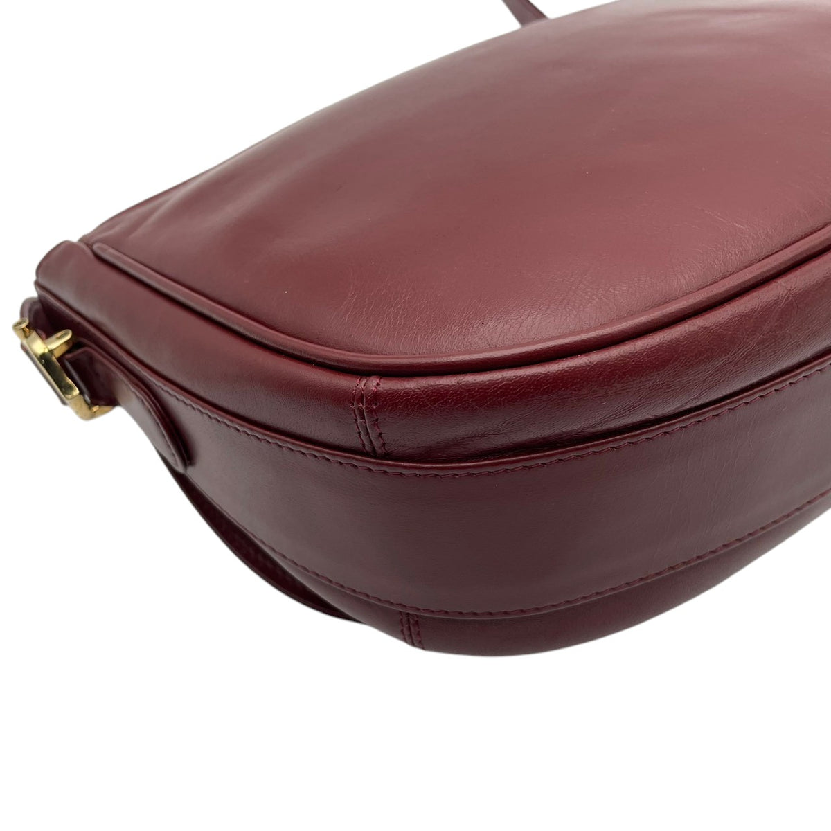 【美品】Cartier カルティエ マストライン ショルダーバッグ フラップ 斜め掛け 肩掛け レザー 本革 ボルドー 赤系 ゴールド金具 ダブルC ロゴ刻印 ヴィンテージ クラシカル エレガント 上品 高級感 レディース かばん S92