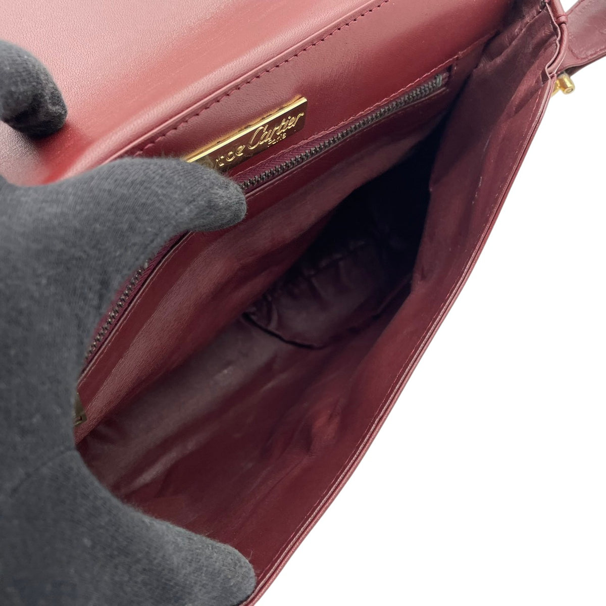 【美品】Cartier カルティエ マストライン ショルダーバッグ フラップ 斜め掛け 肩掛け レザー 本革 ボルドー 赤系 ゴールド金具 ダブルC ロゴ刻印 ヴィンテージ クラシカル エレガント 上品 高級感 レディース かばん S92