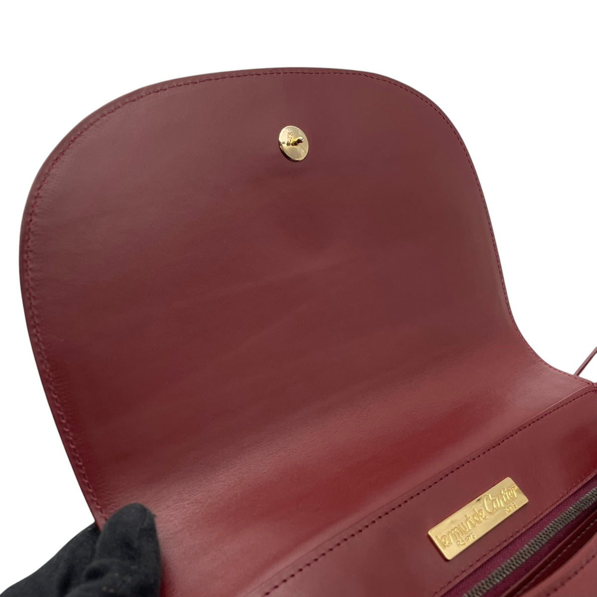 【美品】Cartier カルティエ マストライン ショルダーバッグ フラップ 斜め掛け 肩掛け レザー 本革 ボルドー 赤系 ゴールド金具 ダブルC ロゴ刻印 ヴィンテージ クラシカル エレガント 上品 高級感 レディース かばん S92