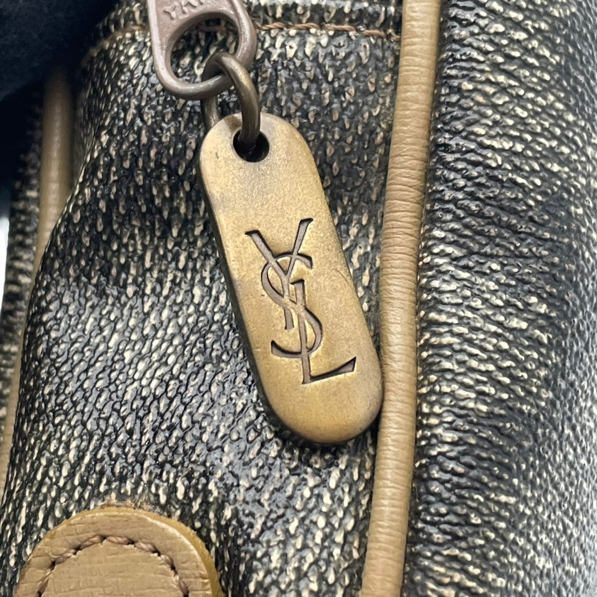 【良品】イヴサンローラン YSL クラッチバッグ セカンドバッグ ポーチ ジラフ柄 PVCレザー ブラウン ベージュ ヴィンテージ YSLロゴ 総柄 メンズ レディース オシャレ 個性的 カジュアル フォーマル バック S20