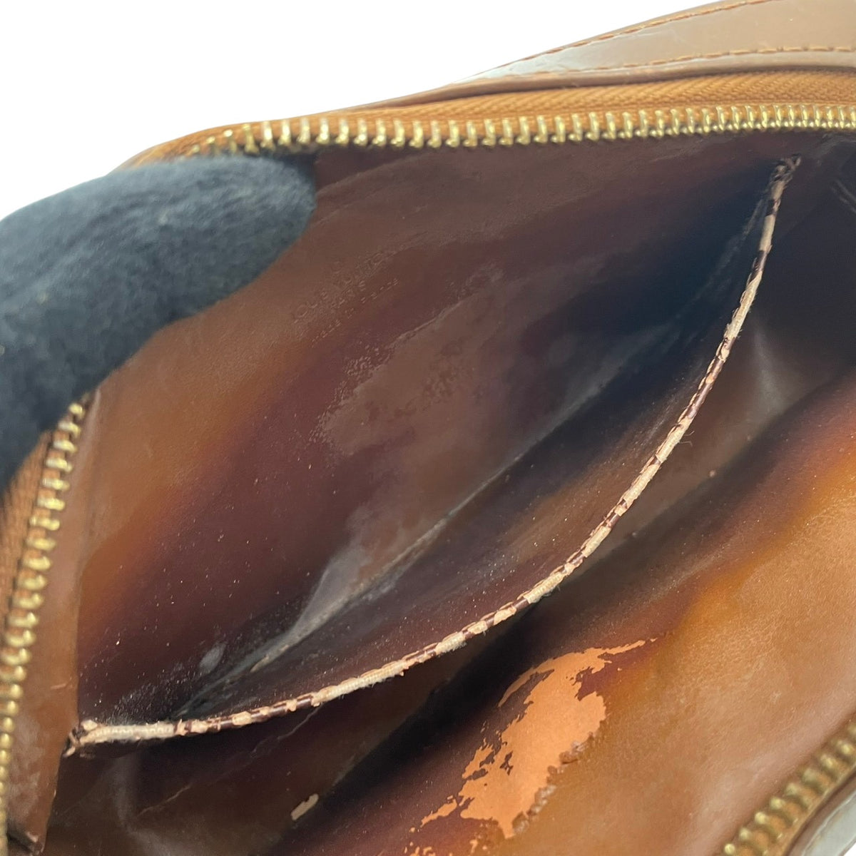【良品】ルイヴィトン LOUIS VUITTON ショルダーバッグ モノグラム ヴェルニ クリスティMM パテントレザー ブロンズ 斜め掛け 肩掛け エナメル フラップポケット クラシック 高級感 エレガント 上品 レディース ブランド S20