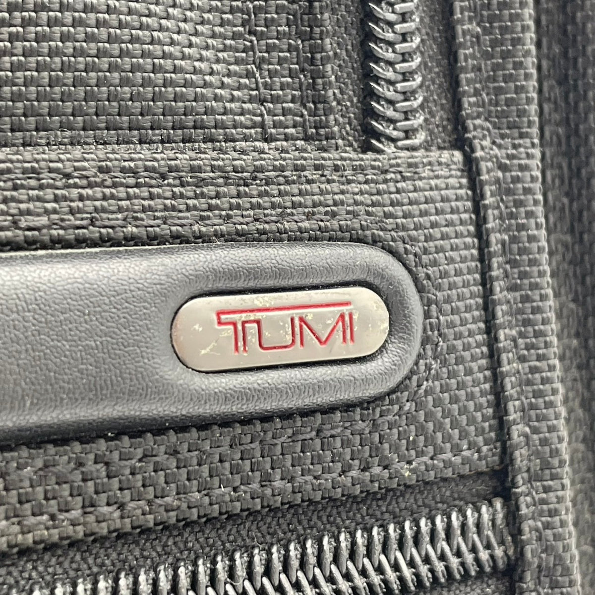 【良品】TUMI トゥミ 2WAY ブリーフケース ビジネスバッグ Alpha バリスティックナイロン レザー ブラック 黒 ショルダーバッグ 手提げ 斜め掛け A4収納可能 通勤 出張 大容量 メンズ カバン 鞄 オシャレ S98