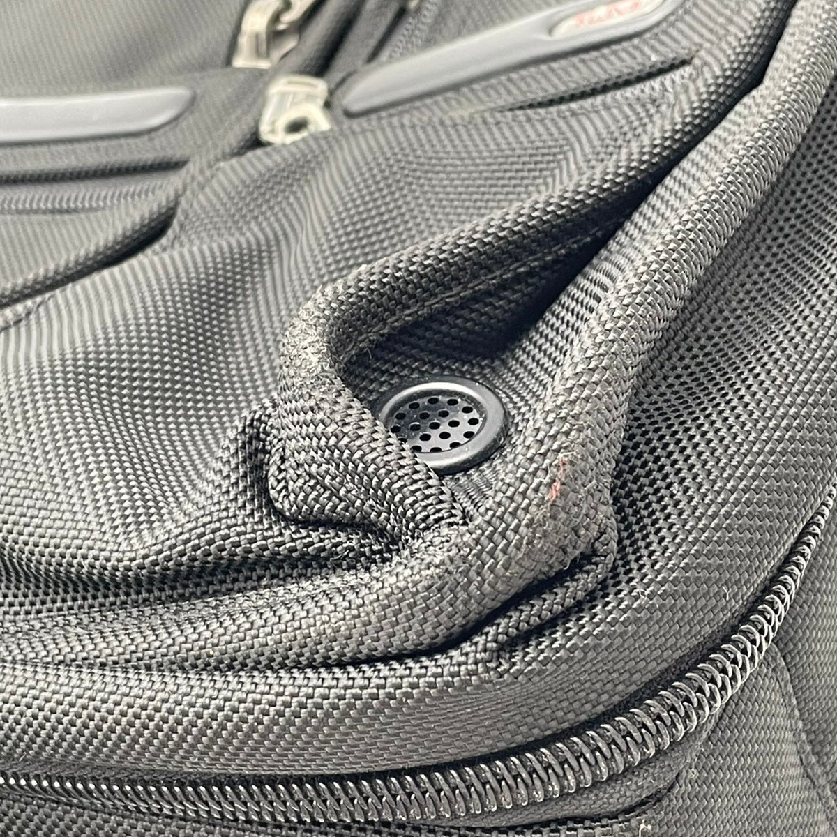 【良品】TUMI トゥミ 2WAY ブリーフケース ビジネスバッグ Alpha バリスティックナイロン レザー ブラック 黒 ショルダーバッグ 手提げ 斜め掛け A4収納可能 通勤 出張 大容量 メンズ カバン 鞄 オシャレ S98