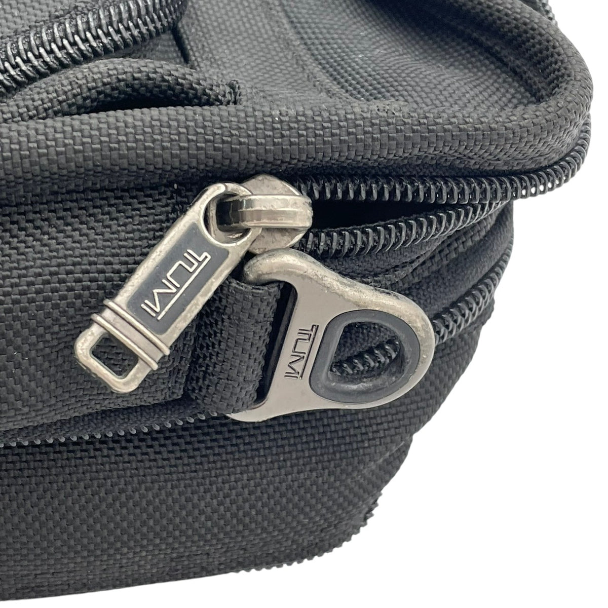 【良品】TUMI トゥミ 2WAY ブリーフケース ビジネスバッグ Alpha バリスティックナイロン レザー ブラック 黒 ショルダーバッグ 手提げ 斜め掛け A4収納可能 通勤 出張 大容量 メンズ カバン 鞄 オシャレ S98